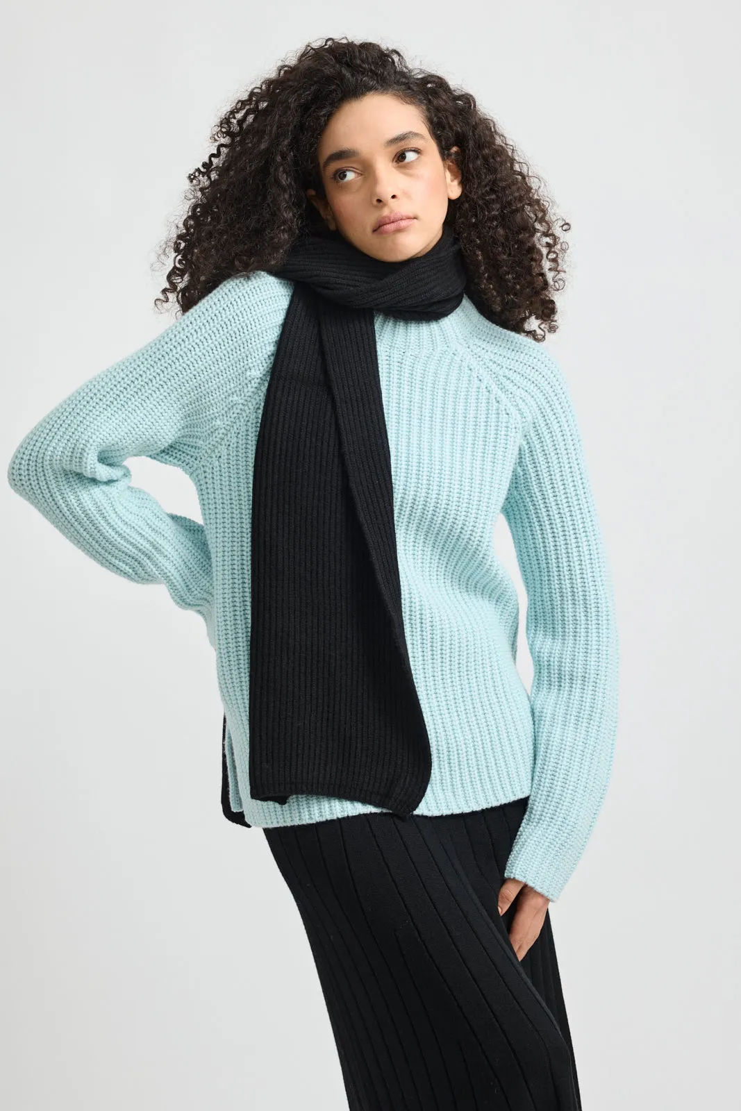 RIB KNIT SCARF